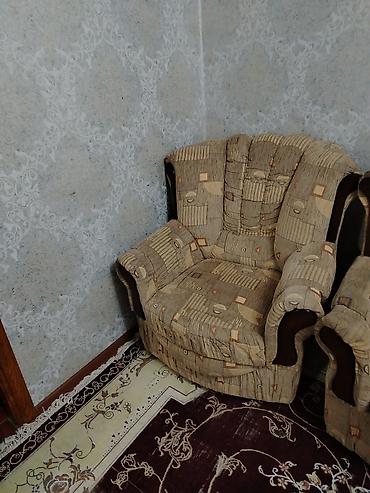 Divan və 2 kreslodan ibarət yumşaq mebel dəsti - Tərkib: 3 nəfərlik