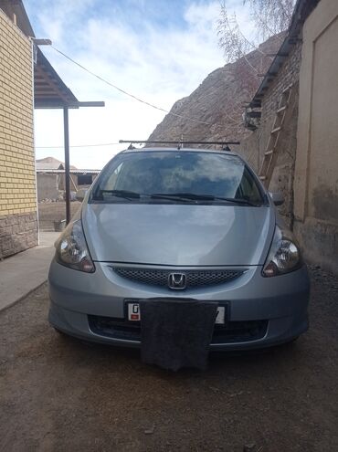 естима 3: Honda Jazz: 2008 г., 1.3 л, Механика, Бензин, Хэтчбэк