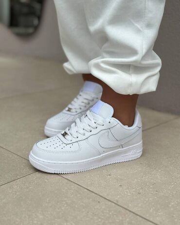 nike air force 1 бишкек: Кроссовки Nike Air Force новые в премиальном качестве. В наличии с 38