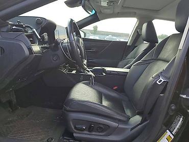 inter: Lexus ES: 2022 г., 2.5 л, Автомат, Гибрид — 7