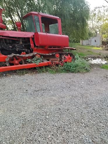 cucə cixaran aparat: Katerpillar tipli buldozer – paletli, ön bıçaqlı Məhsul təsviri: - — 3