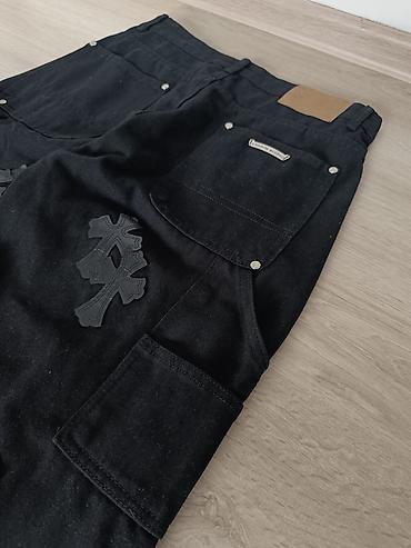 Джинсы: Черные джинсы Chrome Hearts-карго с накладками-крестами.Торг уместен — 4
