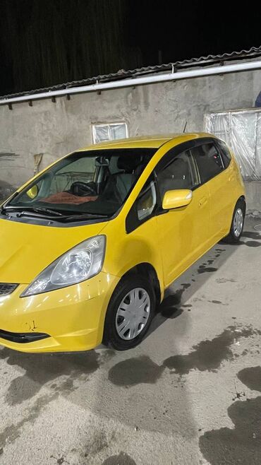 toyota fit: Honda Fit: 2009 г., 1.3 л, Автомат, Бензин, Хэтчбэк