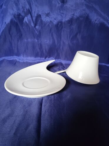 Kuhinjski setovi: Solje nove,vintaz porcelanske. Solje lep oblik. Cena je — 9