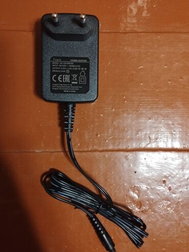 Noutbuklar üçün adapterlər: Adapter 12V -1 amper. qiymət sondur