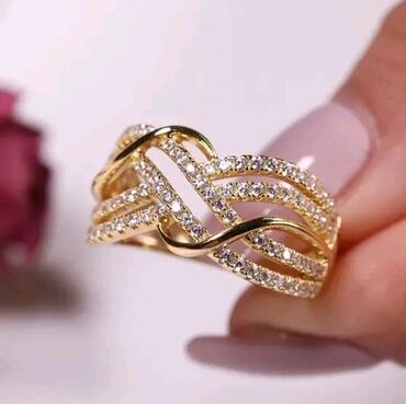 Prstenje: Predivan prsten prepun cirkona pozlata, ima po velicinama