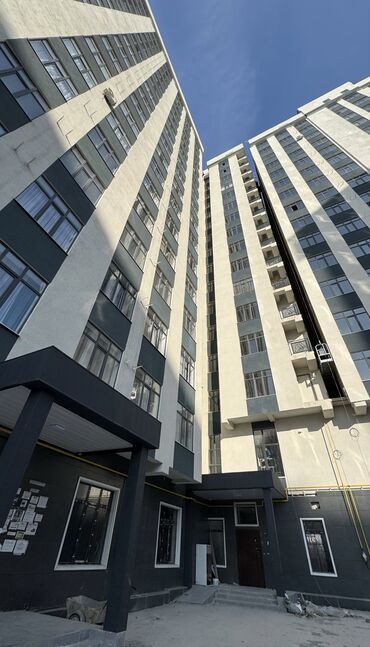 срочно продаётся 1 комнатная квартира в районе ошского рынка: 1 бөлмө, 57 кв. м, Элитка, 7 кабат, ПСО (өзү оңдоп түзөтүп бүтүү үчүн)