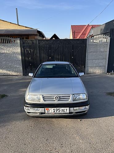 transporter multivan: Volkswagen Vento: 1993 г., 1.8 л, Механика, Бензин, Седан — 3