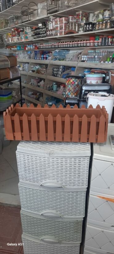 Bitkilər üçün dibçəklər: Dibceklər gulqabilar duzbucaqli yumru asilqan kvadrat — 12