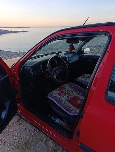 Volkswagen: Volkswagen Golf: 1992 г., 1.8 л, Ручные, Бензин, Хэтчбэк — 10