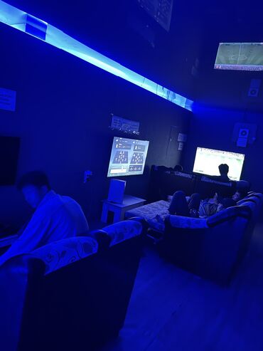 баня бизнес: Продажа бизнеса Компьютерный клуб, Вместе с: База клиентов и поставщиков, Готовые договоры и контракты, Недвижимость