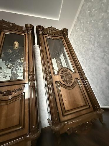 үй эмерек: Классический набор шкафов-витрин для гостиной. ( новый) - Материал — 2