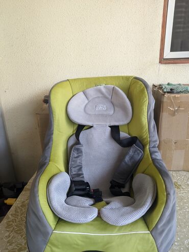 детское кресло: Автокресло, цвет - Серый, Б/у
