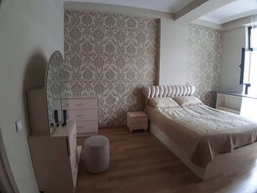 Uzunmüddətli kirayə mənzillər: Mənzil kirayə verilir. 2 otaq. İçərişəhər metrosuna, Tarqovuya piyada — 3