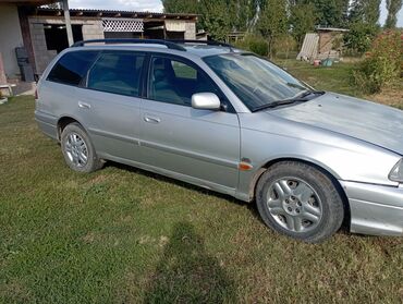 королла 2002: Продаётся машина Toyota Avensis Мотор стук Состояние хорошее