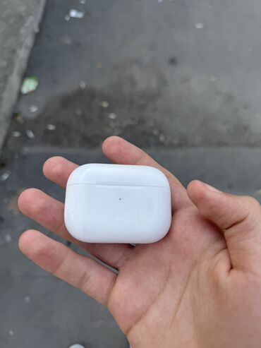 huawei freebuds 5: Airpods pro ORIGINALDIR hec bir prablemi yoxdur karobkasi verilir