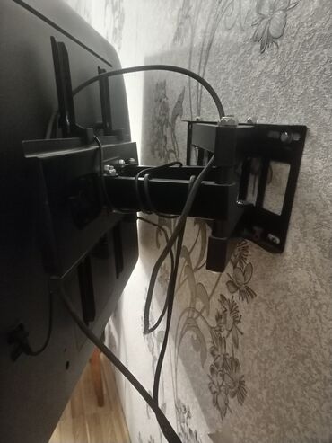 tv kransteyn: Televizor arxasi divardan asmaq ucun, işlemişdir amma teze kimidir