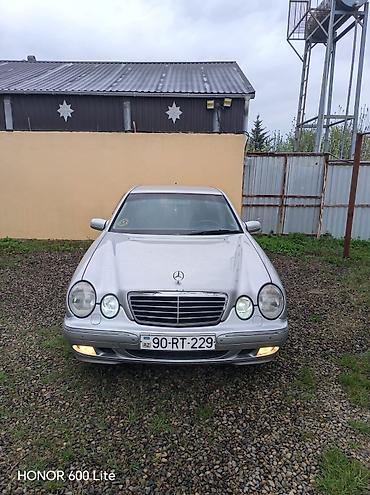 Mercedes-Benz: Mercedes-Benz E-Class: 2.4 l | 2000 il Sedan — 1