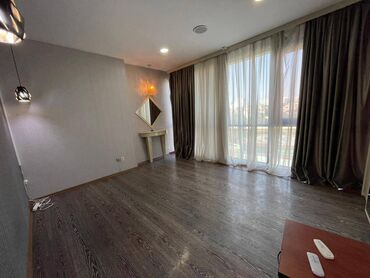 Ofislər: Xətai metrosunun arxasında, metroya piyada 7-8 dəqiqəlik məsafədə, 16 — 13