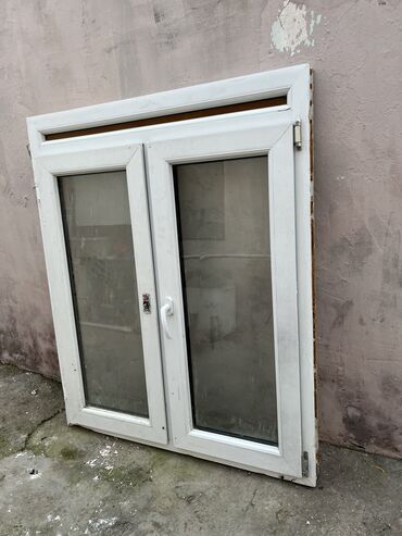 Oyuncaqlar: Plastık pencere Pencerının alt hıssesınde sınıg var sekıllerde Görünür — 1