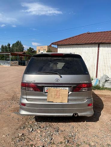 два авто: Toyota Estima: 2003 г., 2.4 л, Автомат, Минивэн — 4