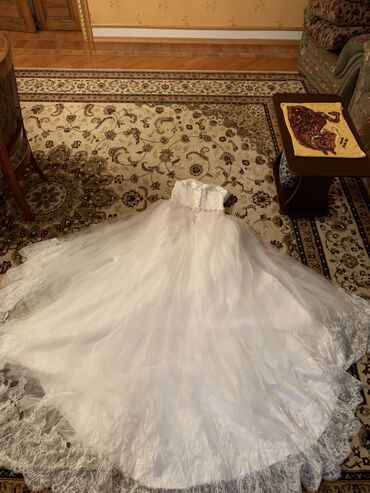 Toy paltarları: 40-42 razmerdi geyinilmeyib üzerinde remeni əlcəyi mini duvagida -da lalafo.az — 7 Toy paltarları: 40-42 razmerdi geyinilmeyib üzerinde remeni əlcəyi mini duvagida — 7