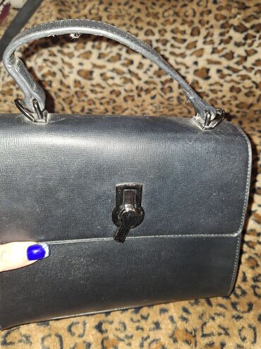 Handbags: Torbice kao nove nemaju ostecenja