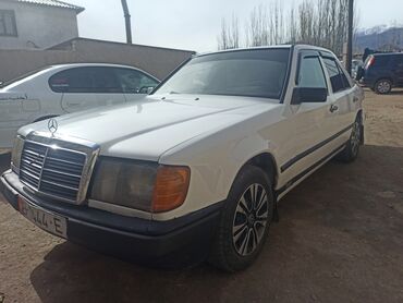 Транспорт: Mercedes-Benz W124: 1988 г., 2.3 л, Механика, Бензин, Седан