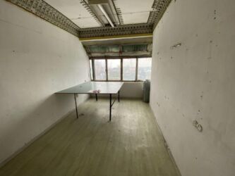 дома посуточно: Сдаётся помещение в аренду! Адрес: ул. Жибек Жолу, 362 (угол Тоголок