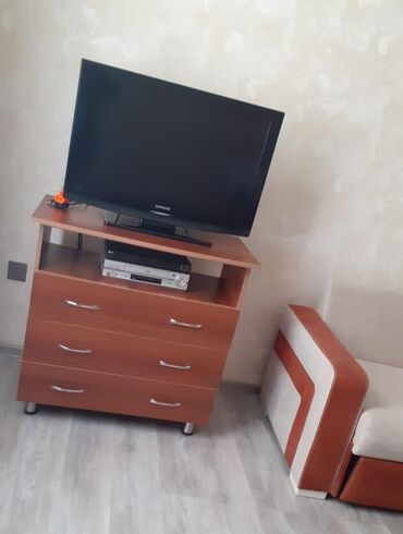 otaq qapilari kreditle: Tv 82 ekran samsung. pultu var .svetnoydur. Qiymet 70 azn Unvan