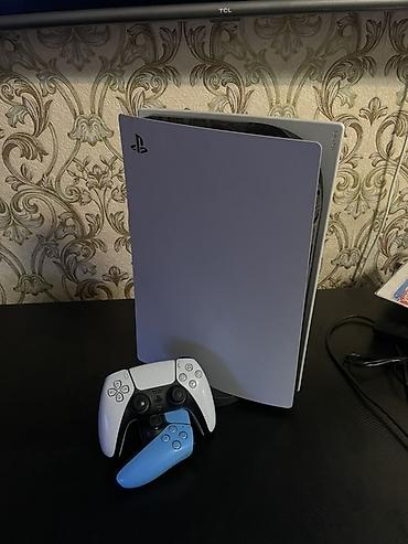 сони 5: Игровая консоль Sony PlayStation 5 с двумя геймпадами DualSense — 1