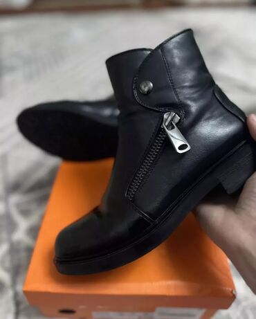 женская обувь на осень: Сапоги, 35, цвет - Черный