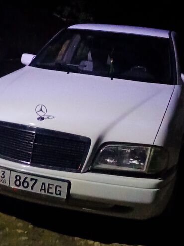 диски на авто bbs: Представлен седан Mercedes-Benz C-класса белого цвета. Автомобиль
