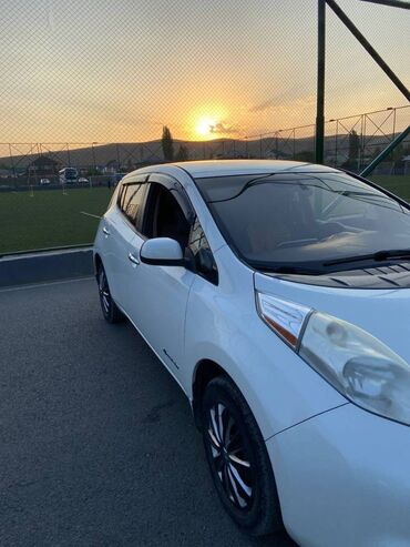 машина электирик: Nissan Leaf: 2014 г., 0.1 л, Автомат, Электромобиль, Хэтчбэк