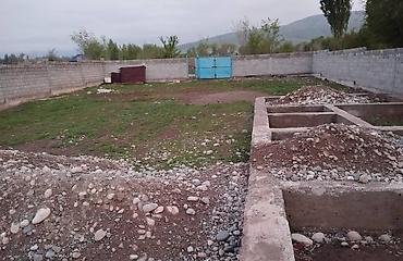 Жер тилкелери: 5 соток, Курулуш — 4