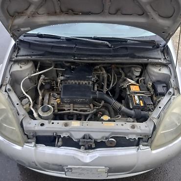 kreditle avtomobiller: Toyota Vitz: 1 l | 2000 il Hetçbek — 2