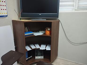 Офисные столы: Офисный стол, Нерегулируемый, цвет - Коричневый, Угловой, ЛДСП — 10