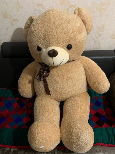 мягкая игрушка медвежонок: Мягкая игрушка, новая. цена 2000 сом, куплено дороже. ватсап