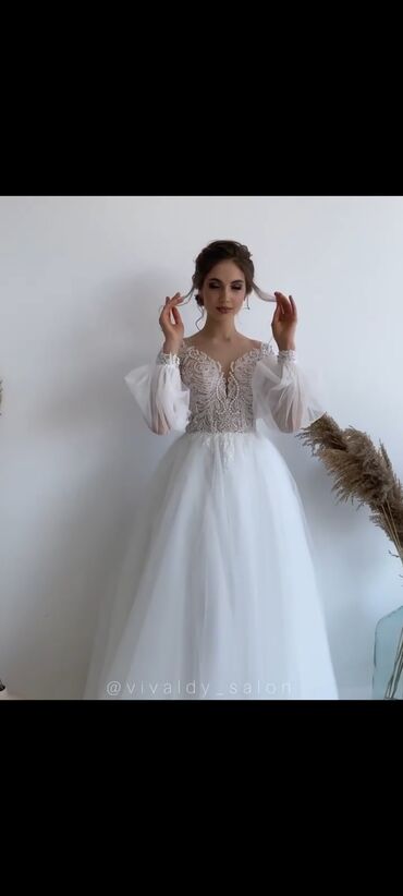 Свадебные платья: Свадебное платье, M, Со шлейфом, А-силуэт, Россия, Камни Swarovski, Б/у — 4