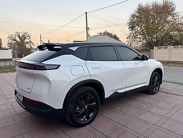 Dongfeng: Dongfeng Aeolus L7: 2025 г., Автомат, Электромобиль, Кроссовер — 4