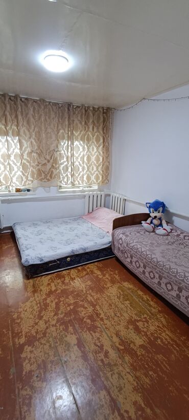 кызыл аскер пол дом: 37 м², 3 комнаты, Старый ремонт Без мебели