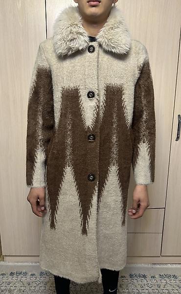 Пальто: Распродажа 3 Длинное тёплое пальто из фактурного мехового полотна. - — 1