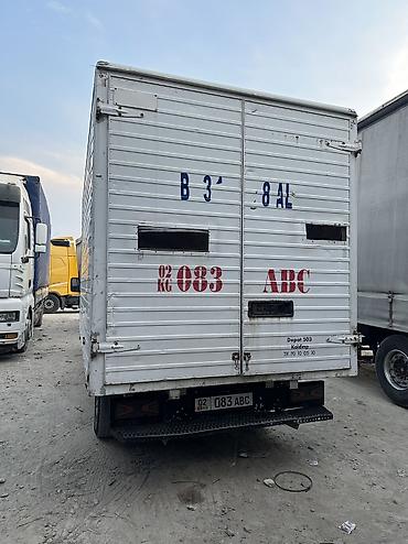 сиз 80: Жеңил жүк ташуучу унаа, Mercedes-Benz, Стандарт, 3 т, Колдонулган — 5
