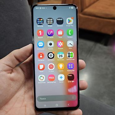 телефон раскладной: 📱 Samsung Galaxy Z Flip4 8/256GB 🔹 Память: 8/256 ГБ 🖥️ Экран: LCD (не — 3