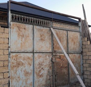 Tavan: Darvaza 420/350sm
650azn
Mehemmedi kendi 0484 leli