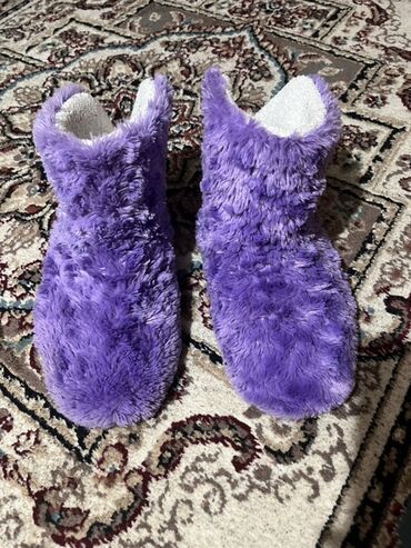 трикотажные юбки для девочек: Bənövşəyi rəngdə, tüklü ev çəkmələri (slipper boot) - Yumşaq, plyuş