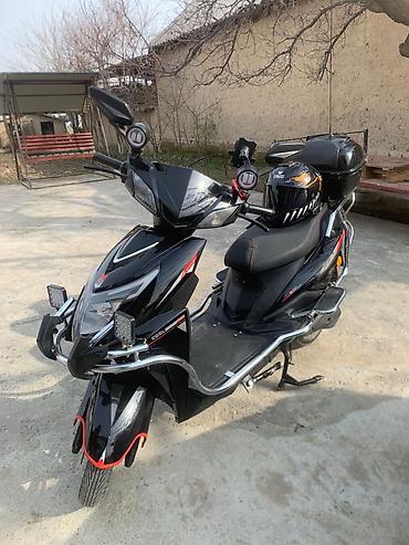 Скутеры: Скутер Skillmax, черный, с богатым комплектом освещения и туристским — 17