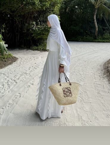 лора пиано лоферы: Loewe пляжные сумки