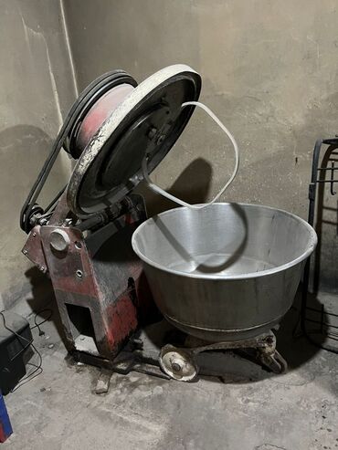 Restoran mebeli: 50 kq, Nağd ödəniş