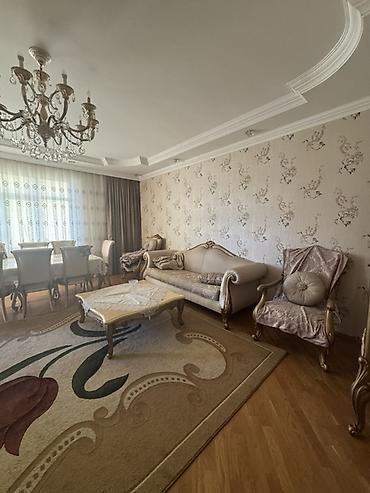 boyuk masa: Klassik üslubda qonaq otağı mebel dəsti Tərkib: - Böyük konsol güzgü — 3